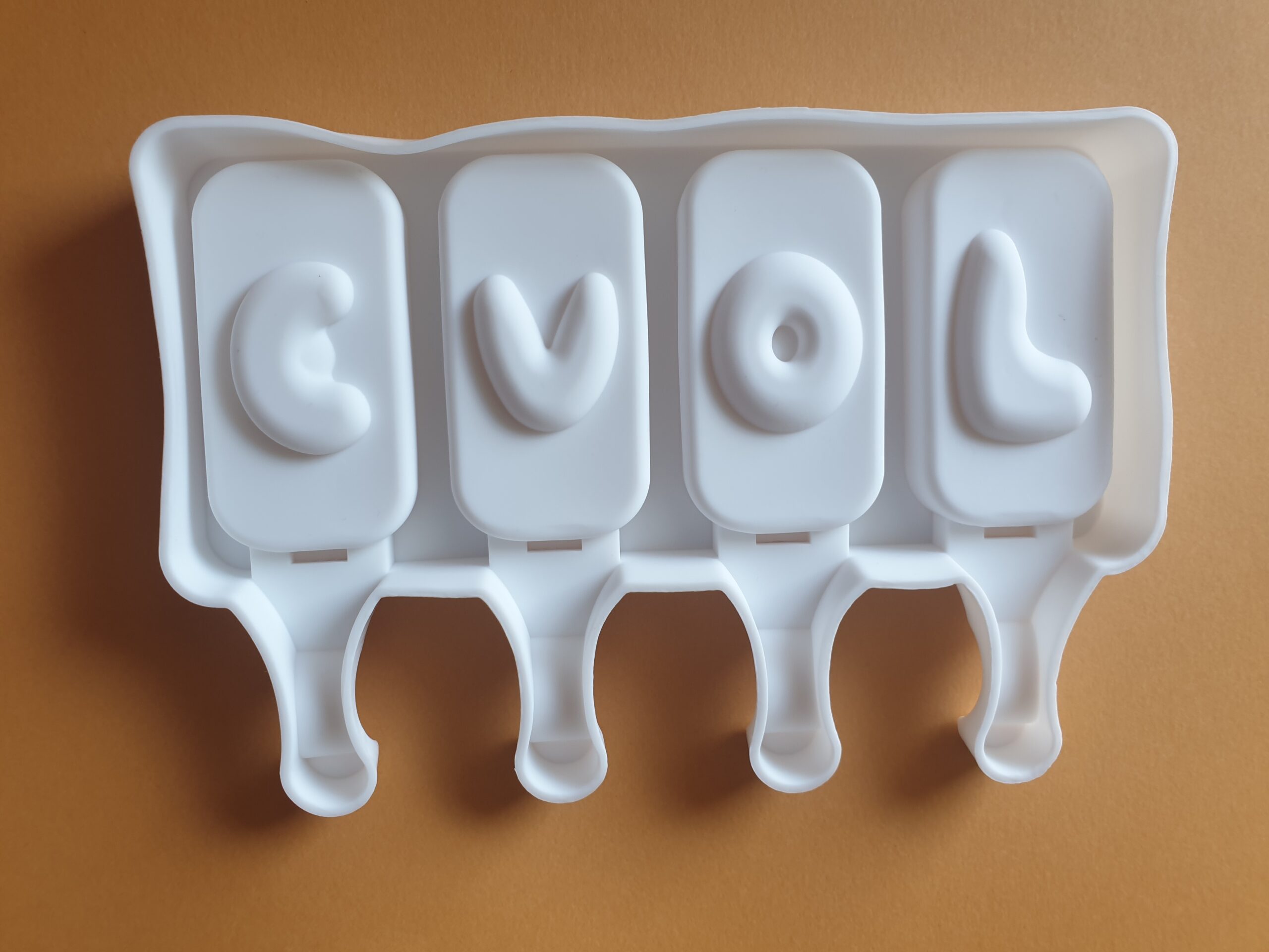 Szilikon JÉGKRÉM és SÜTINYALÓKA készítő forma, BETŰS (LOVE)