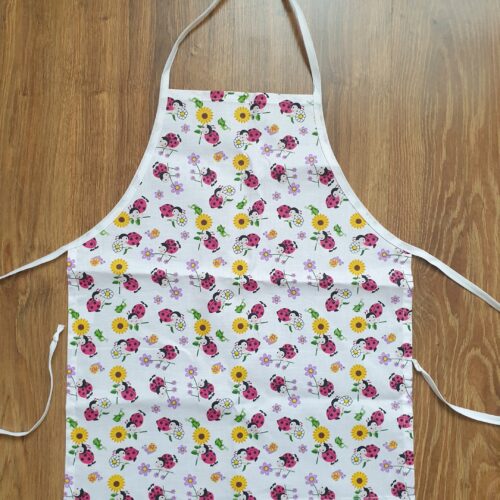 Gyermek kötény, KATICÁS