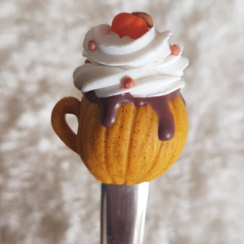 Halloweenes Latte-s kanál