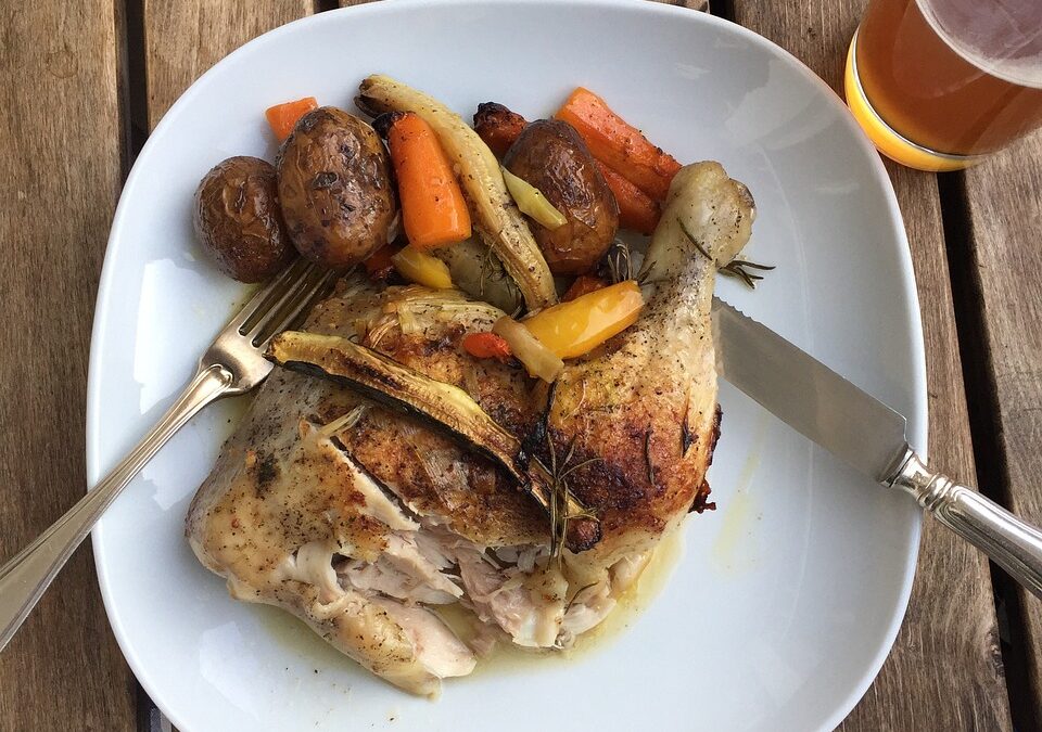 Sült csirkecomb őszi zöldségágyon