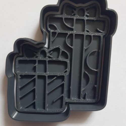 AJÁNDÉKDOBOZ sütiszaggató és kekszpecsét